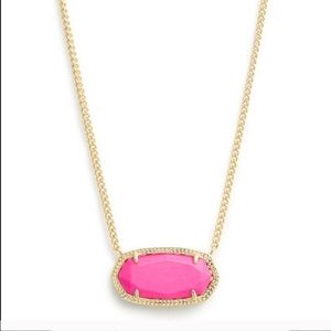 Kendra Scott Elisa Pendant Necklace in Pink!